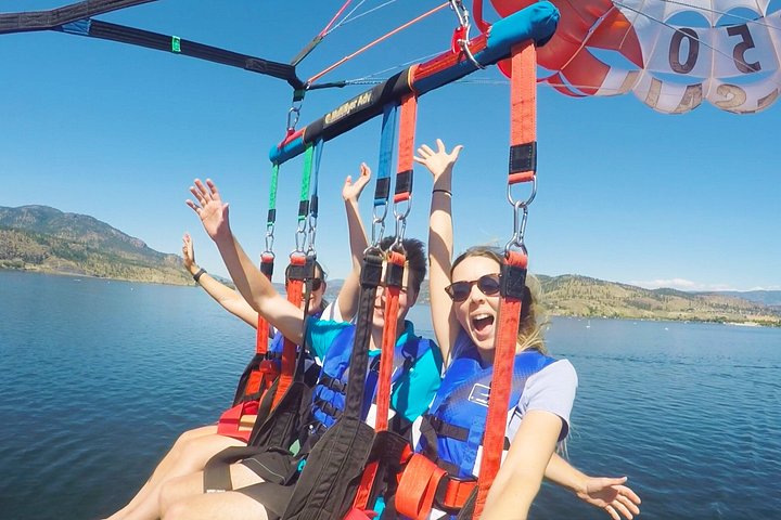 Kelowna: Morning Discount Parasailing Experience - Photo 7