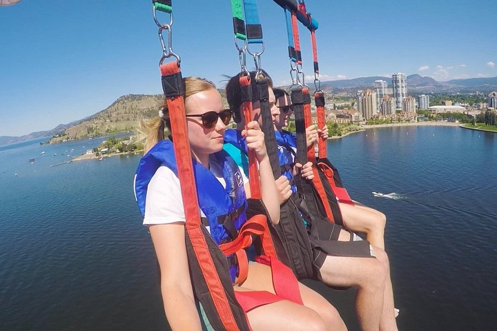 Kelowna: Ultimate Parasailing Experience - Photo 3
