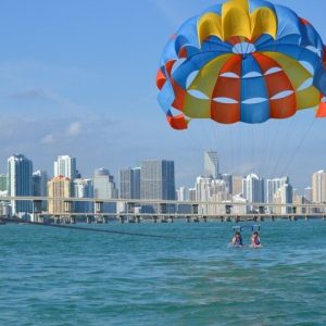 Parasailing in Miami - Photo 1