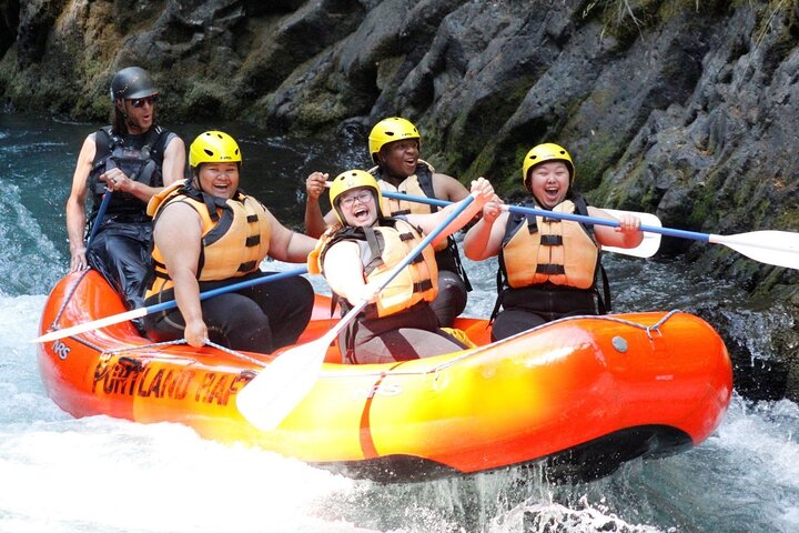 Song singing Seattle friends! - White Salmon River Rafting Half Day