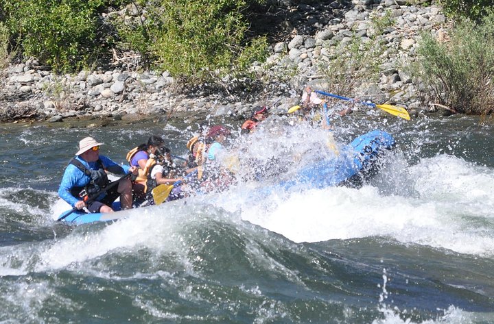 Wenatchee River whitewater action! - Whitewater and Wine: Wenatchee River Whitewater Rafting and Winery Tour