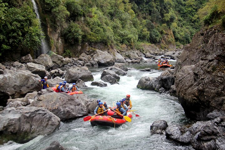 Half Day, Grade 5, White Water Rafting on the Rangitikei River - Photo 10