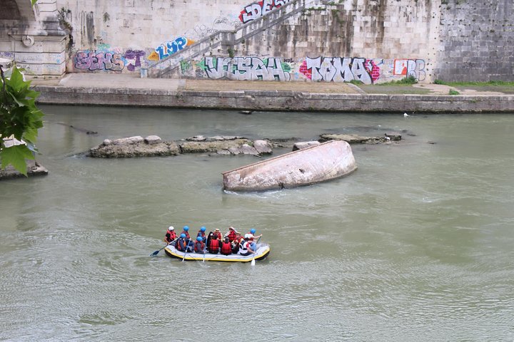 Wreck! - Urban Rafting on Rome's Tiber River