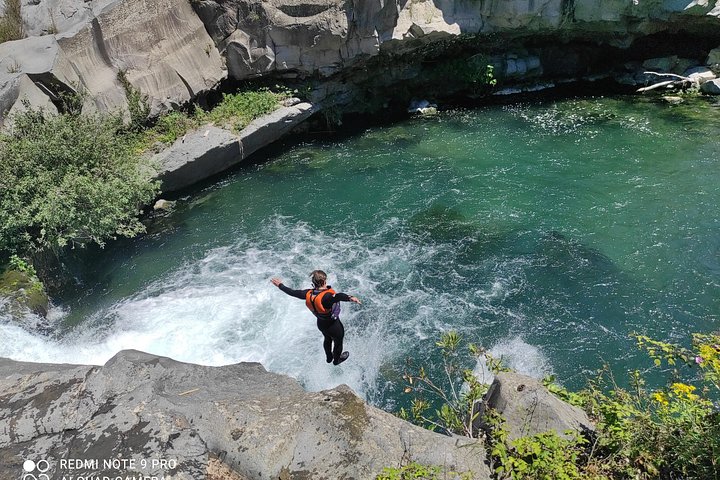River Jumping Alcantara Gurne - Photo 9