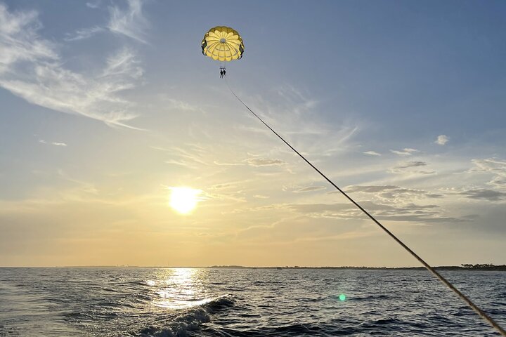 Sky High Parasailing From Marina Cafe - Destin Florida - Photo 6