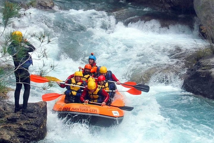 Rafting white water in Montanejos 1h Valencia - Photo 1