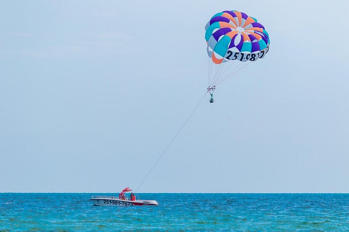 Parasailing Gulf Coast in Alabama - Photo 1