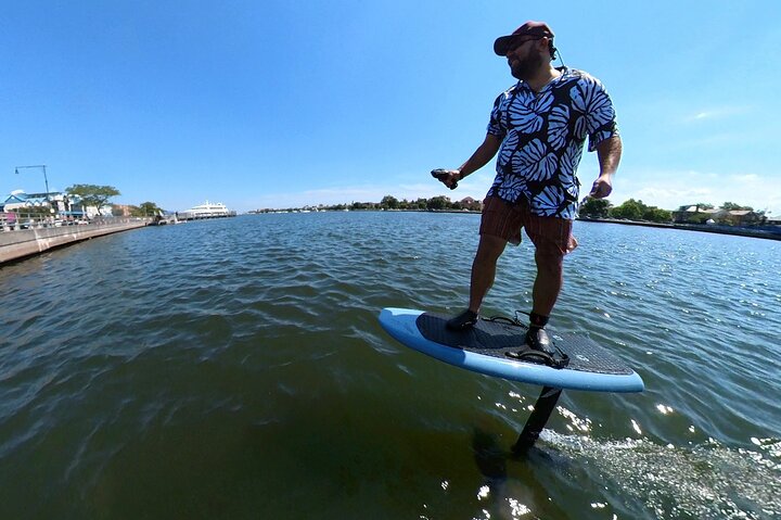 Private E-foil Surfing in New York - Photo 4