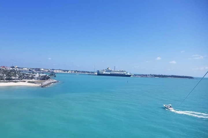 Parasailing in Key West at Smathers Beach - Photo 9