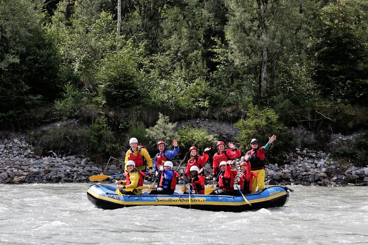 Suitable for small and large groups - Rafting Vorderrhein in Graubünden