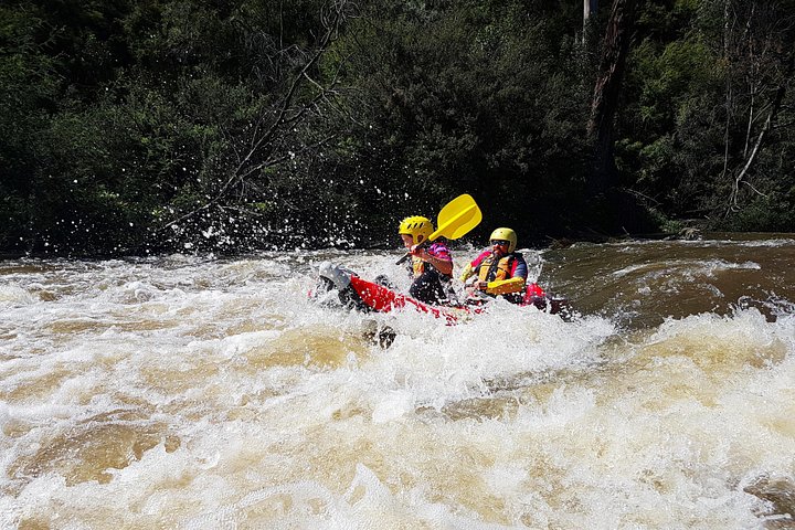 White-water rafting Melbourne - Whitewater Sports rafting on the Yarra river