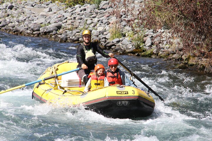 Relax and let the guide do all the work - Family Float Grade 2 Whitewater Adventure in Tongariro River