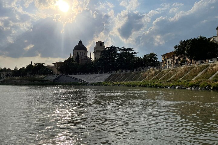 Soft-rafting at sunset and aperitif in Piazza Erbe - Photo 5