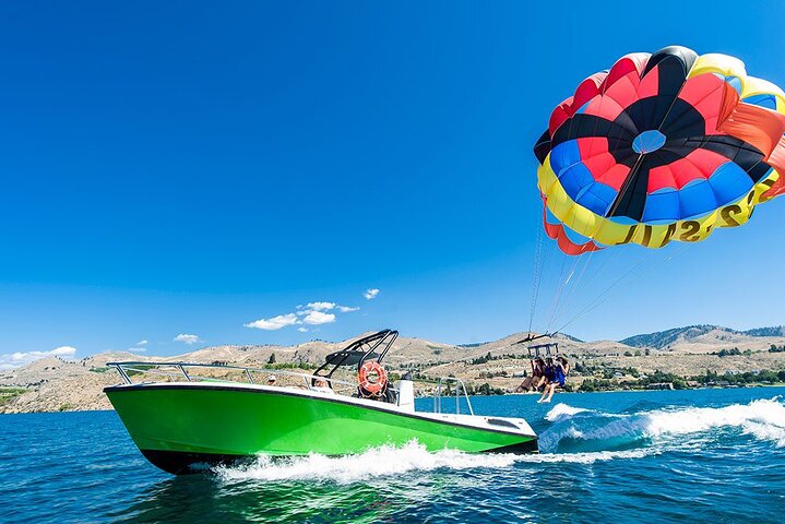 paraseiling. - Parasailing Water Activity.. (Full Adrenaline)