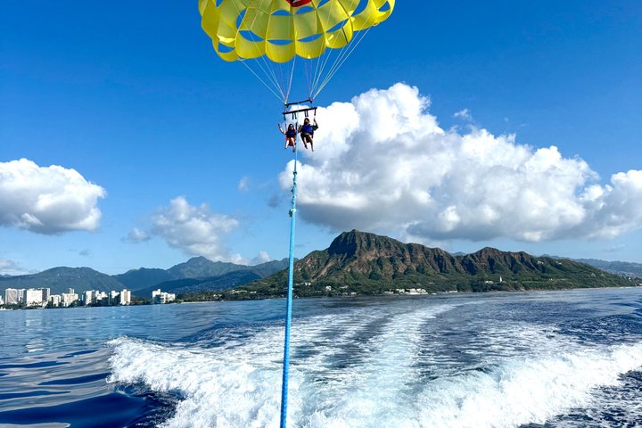Waikiki Parasailing in Hawaii from Oahu - Photo 3