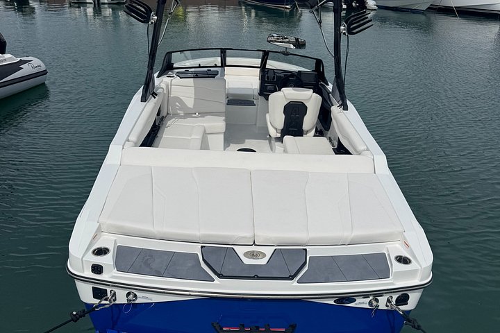 Private Wakesurf Wakeboard & Boat Experience Saint-Tropez - Photo 3