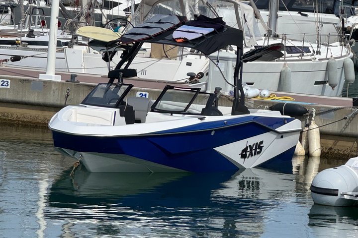 Private Wakesurf Wakeboard & Boat Experience Saint-Tropez - Photo 1