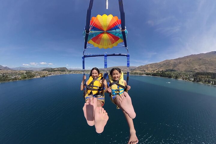 Wanaka Parasailing - Photo 2