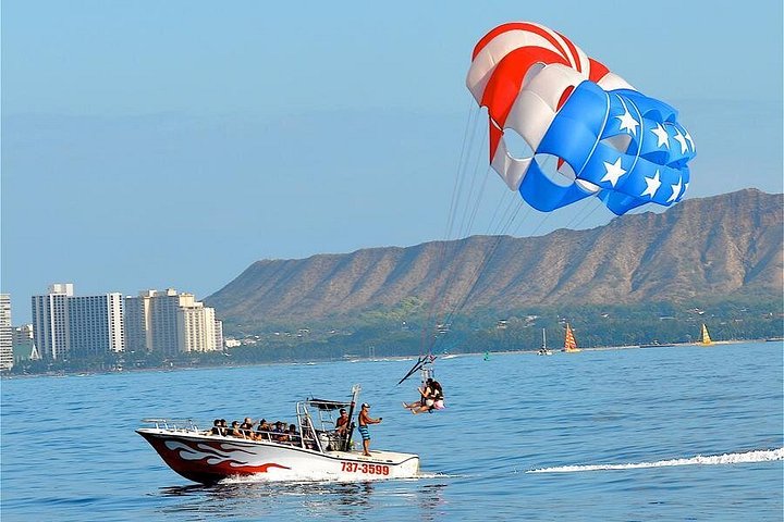 Get an extreme experience with Xtreme Parasail! - Parasailing Experience in Waikiki, HI