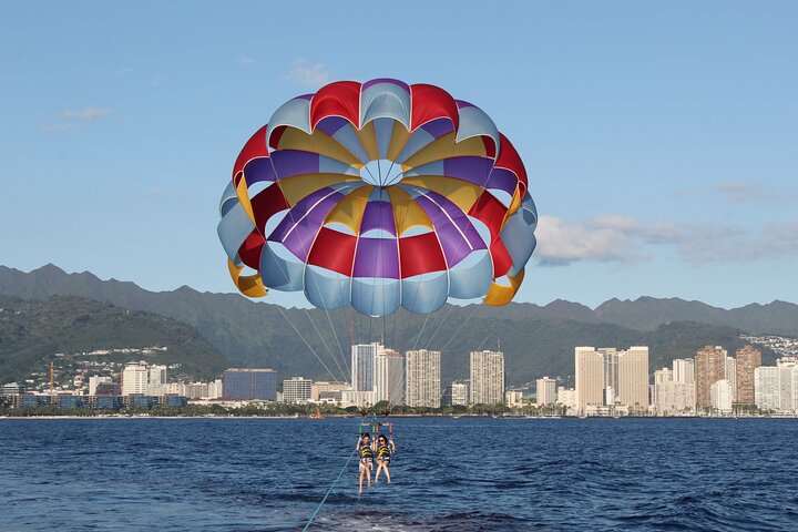 Parasailing Experience in Waikiki, HI - Photo 4
