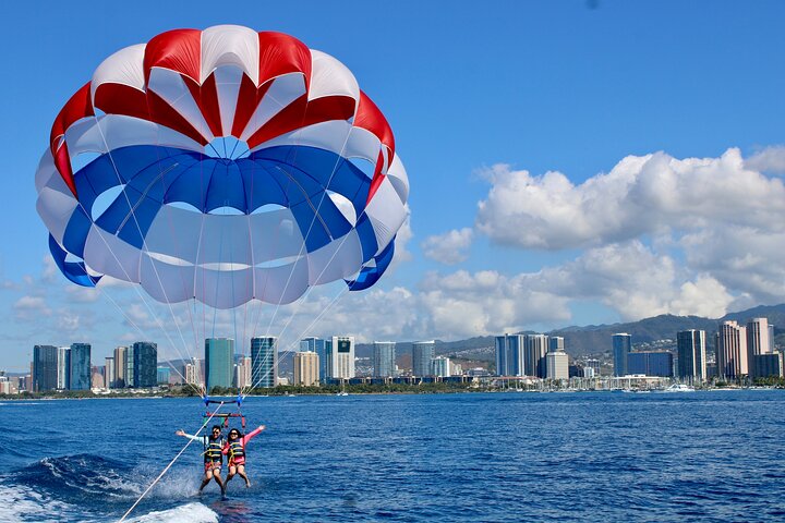Waikiki and Diamond Head Parasailing Experience - Photo 1