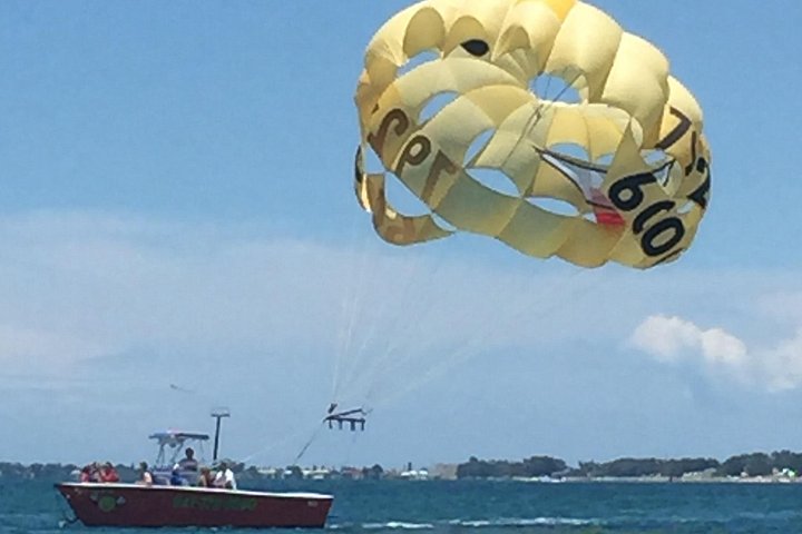 Parasailing Adventure above the Gulf of Mexico - Photo 5