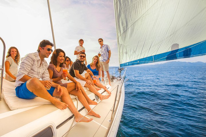 Fun for friends and family - Los Cabos Luxury Sunset Sail with Light Appetizers and Open Bar