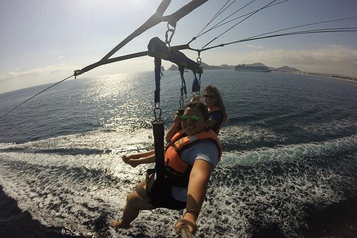 Double Parasailing - Single or Double Parasailing in Cabo with Views of The Arch