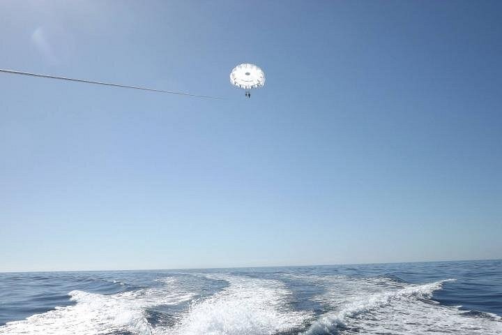 Up in the sky! - Single or Double Parasailing in Cabo with Views of The Arch