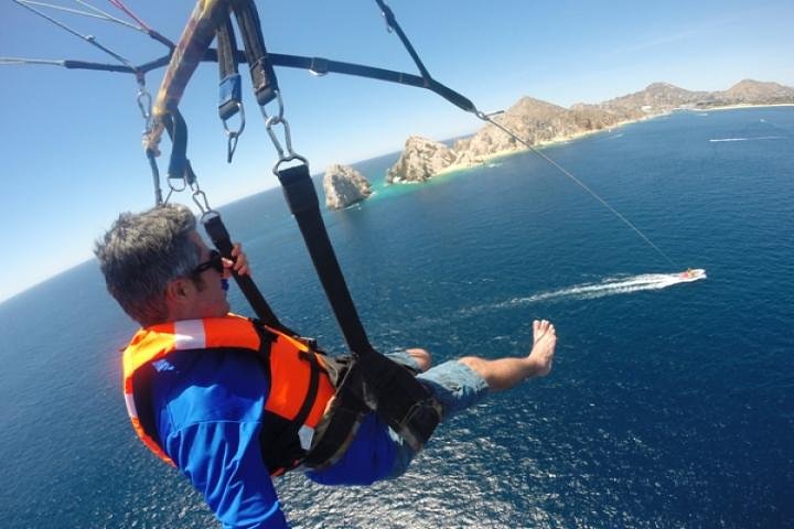 Really high up there, you feel like you're flying! - Single or Double Parasailing in Cabo with Views of The Arch