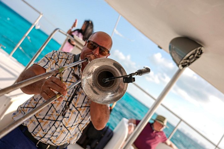 Isla Mujeres Sunset Cruise and Tour from Cancun - Photo 10