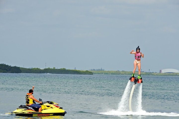15-30 minutes - Flyboard activity in Cancun. Includes Training and Equipment