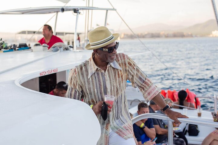Sunset Cruise in Los Cabos with Jazz and Wine - Photo 9