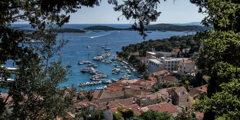 Croatia Yacht Charter Guide: Dalmatian Coast Sailing Itinerary & Skipper Tips