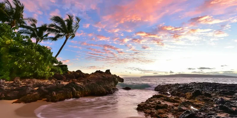 Maui Yacht Charter Guide: Cruising Zones, Anchorages & Local Skipper Tips